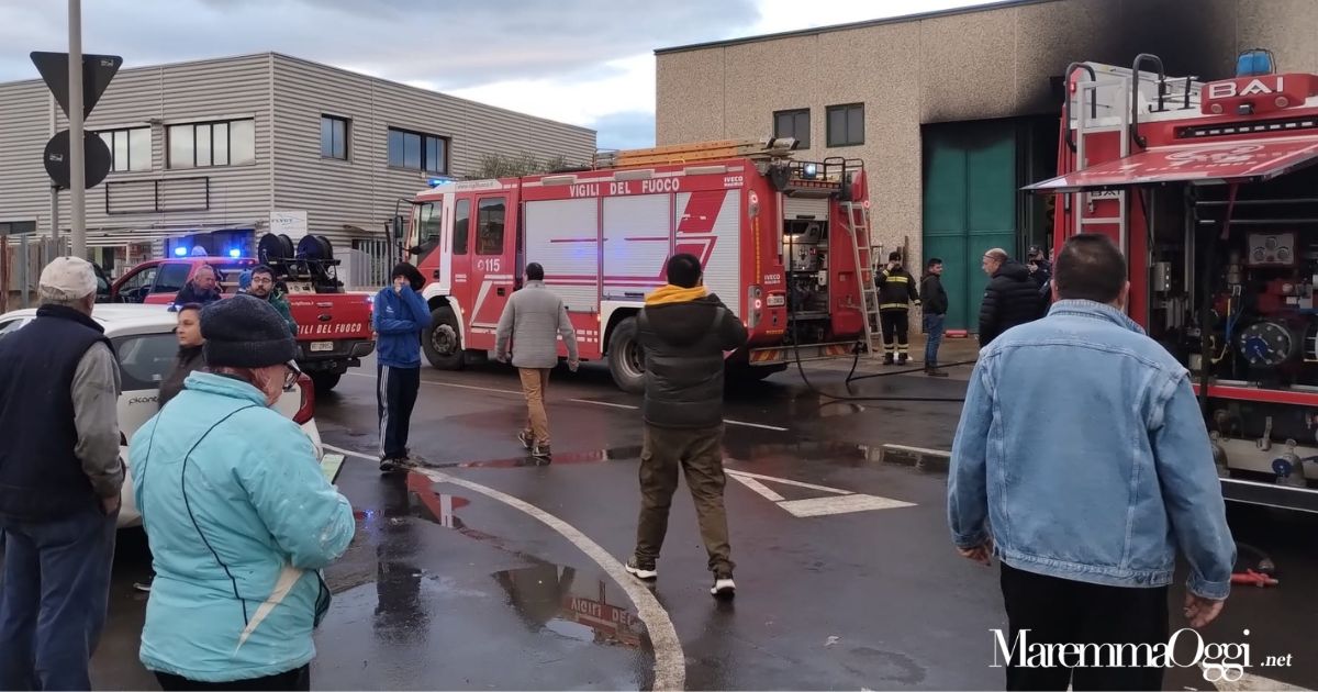 L'incendio nel capannone dei rioni Pratoranieri e Chiesa