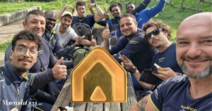 La squadra di EdiliziAcrobatica Grosseto e il premio vinto