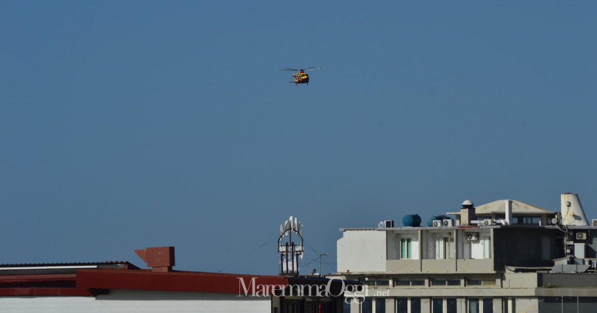 Pegaso in volo su Follonica