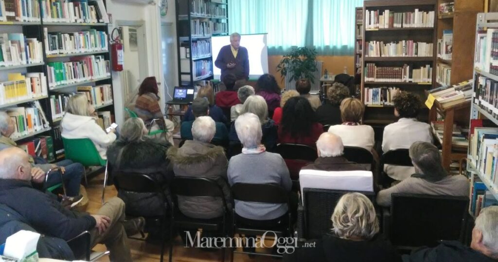 La biblioteca Manfredo Vanni durante un convegno