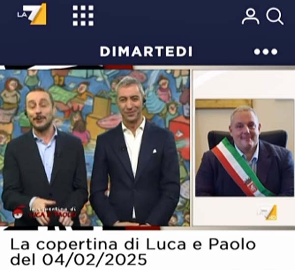 Una recente copertina di Luca e Paolo con il sindaco