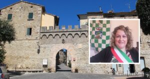 La porta di Suvereto e la sindaca Jessika Pasquini