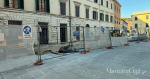 Il cantiere in piazza della Palma, fermo da parecchi giorni