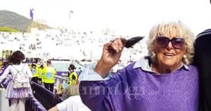 Eugenia Nardi in tribuna al Franchi di Firenze